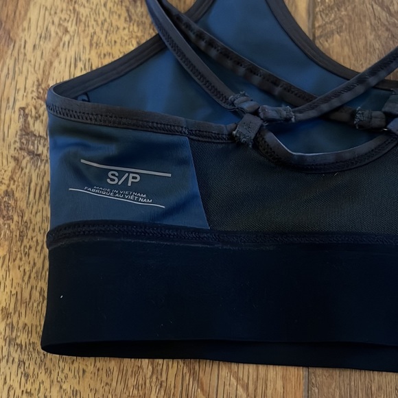 Mountain Hardwear Small Sports Bra - Picture 8 of 10